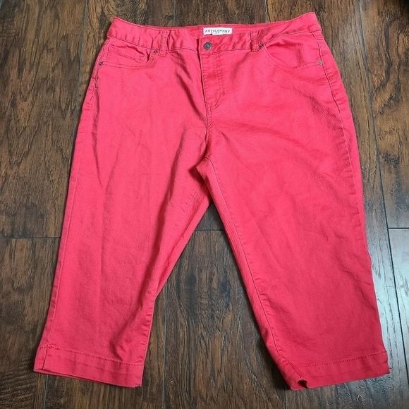 Artisan NY Capris  - Picture 1 of 8